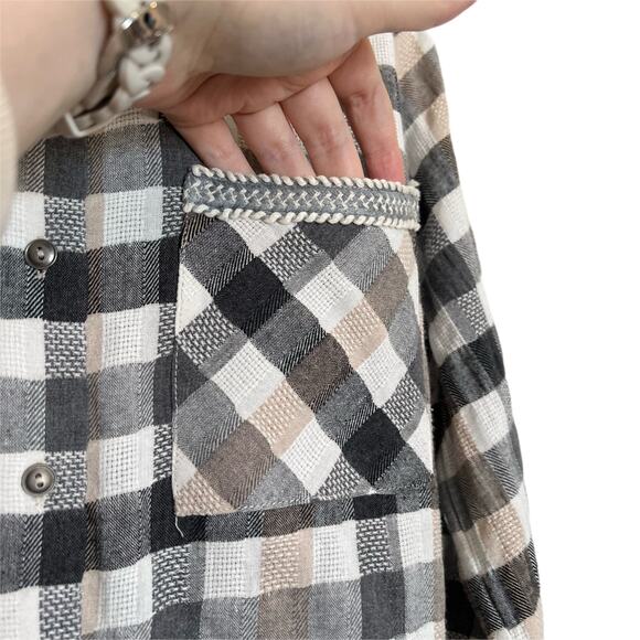 Hailee C Black Tan White Plaid Long Sleeve Buttondown Shirt Size Large - Picture 2 of 9